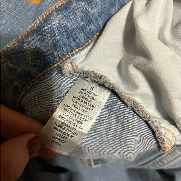 a.n.a Women's  Blue High-Rise Wide Leg Crop Jeans, size 6 - Picture 7 of 8